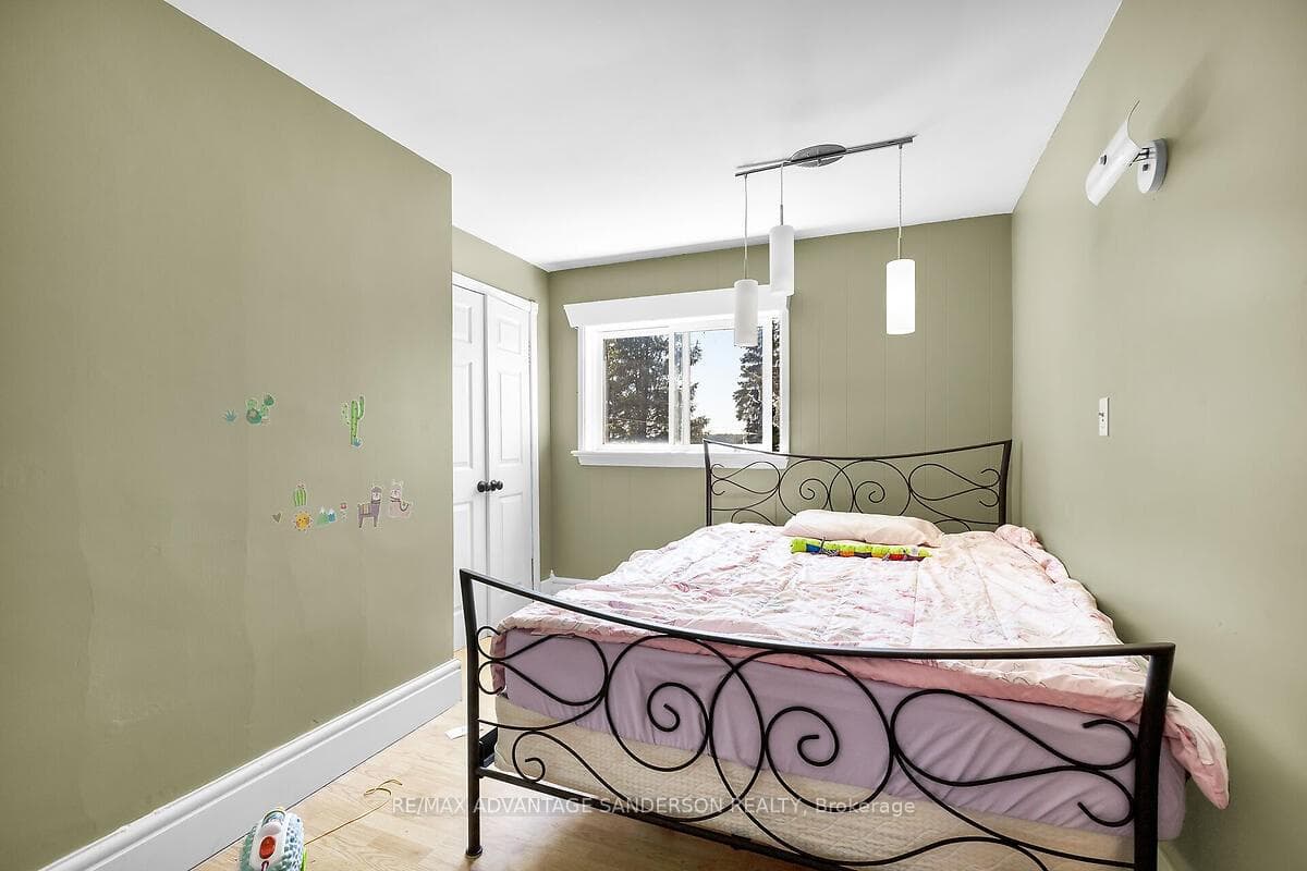22342 Clarke Road photo 36