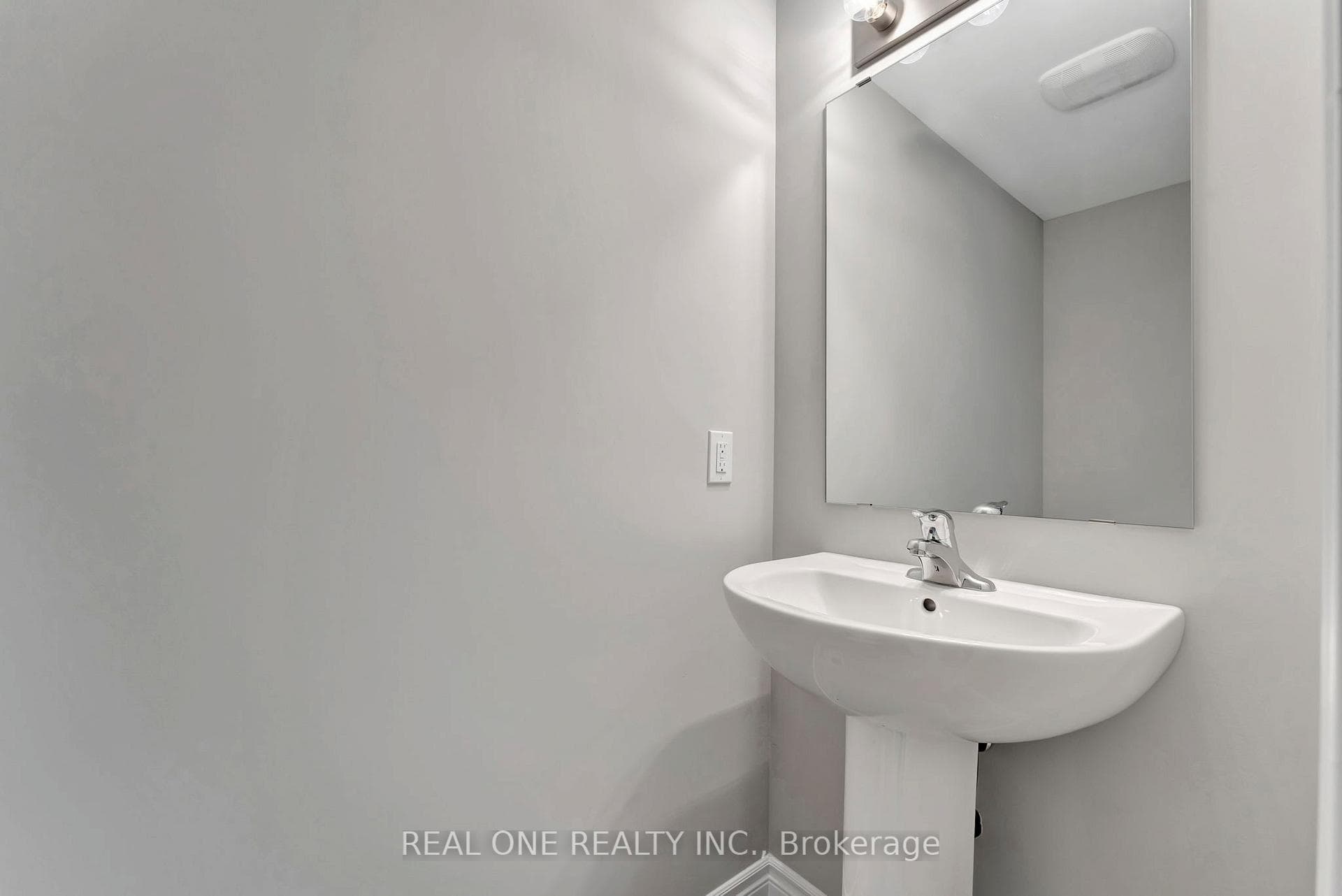 82 Harrison Drive photo 19