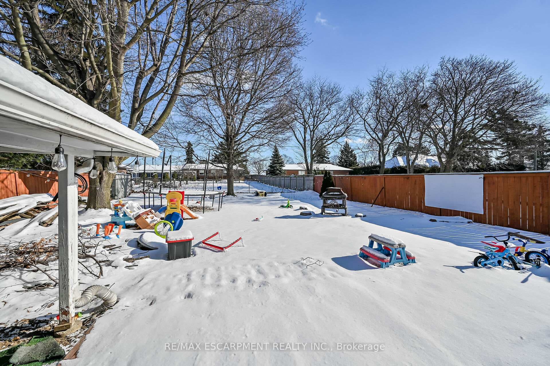 115 KINGS FOREST Drive photo 39