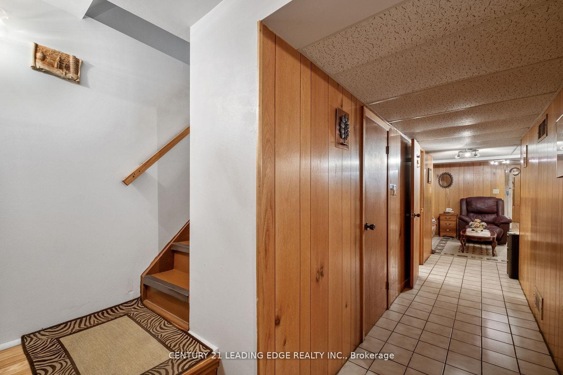 704 Gladstone Avenue photo 22