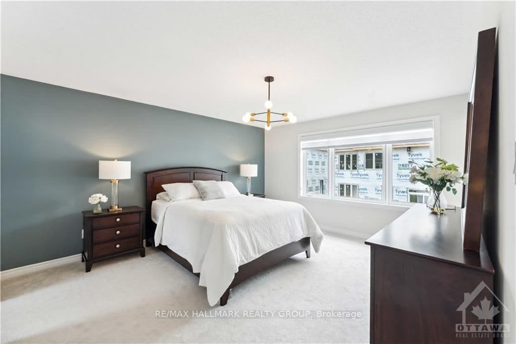726 VENNECY Terrace photo 16