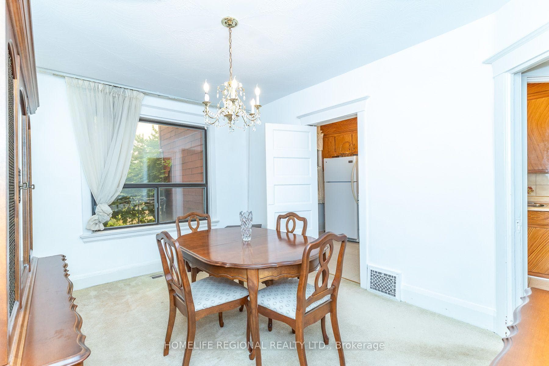 353 St Clarens Avenue photo 27