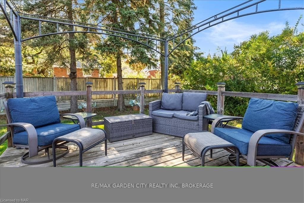 16 Hazelwood Avenue photo 34