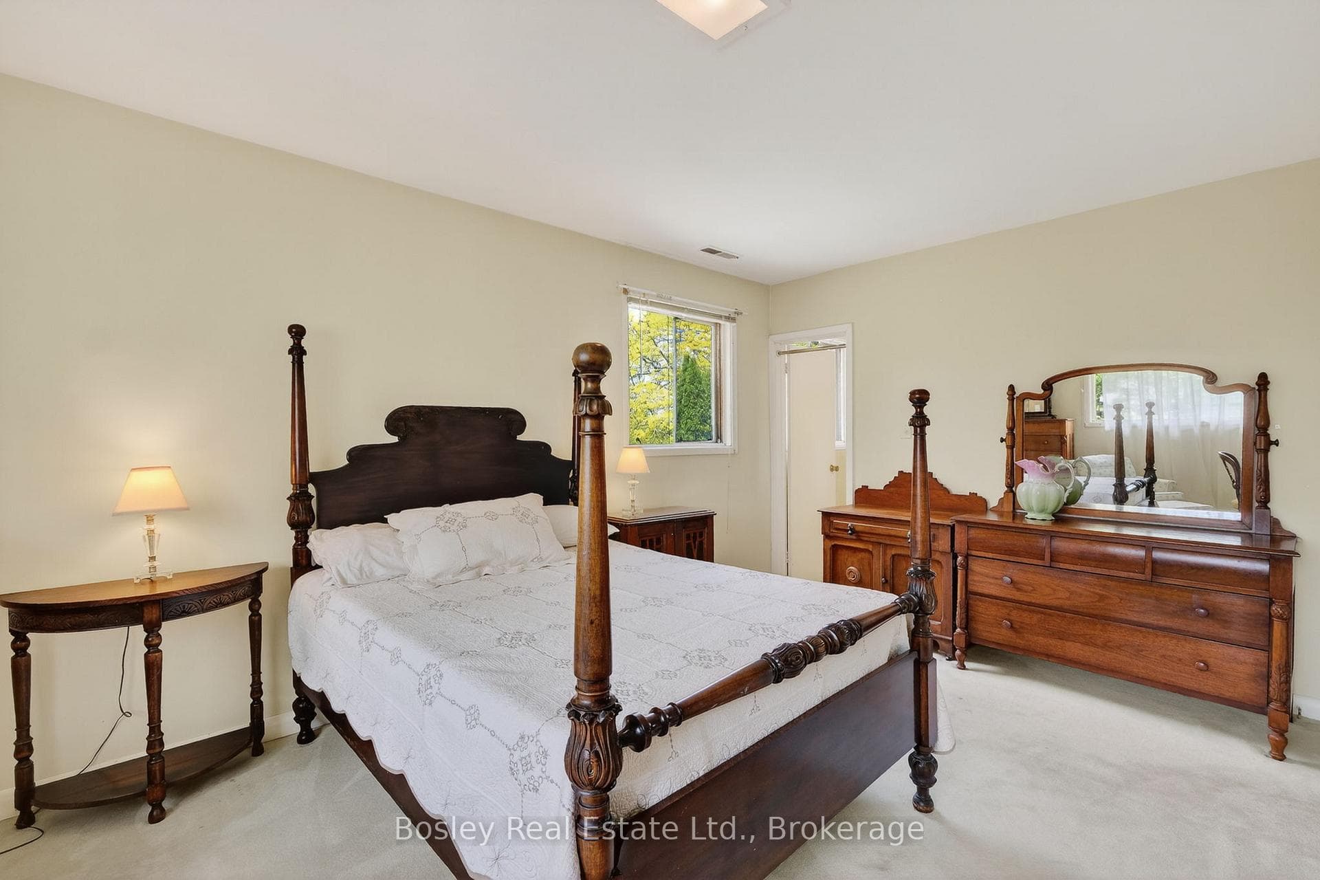 42 Deblaquire Street photo 25