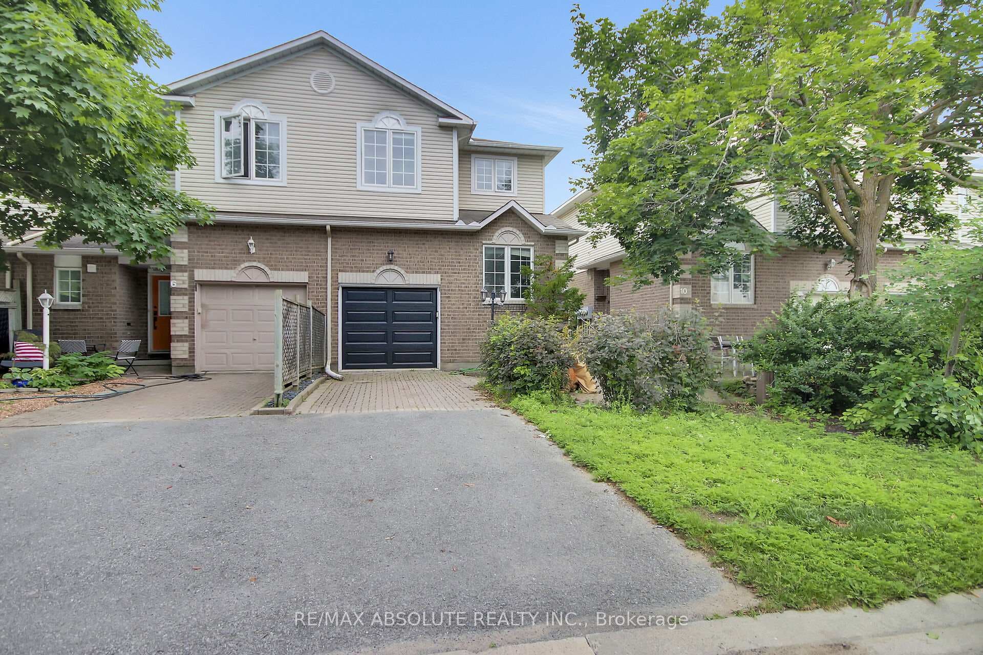 8 Riverbank Court photo 34