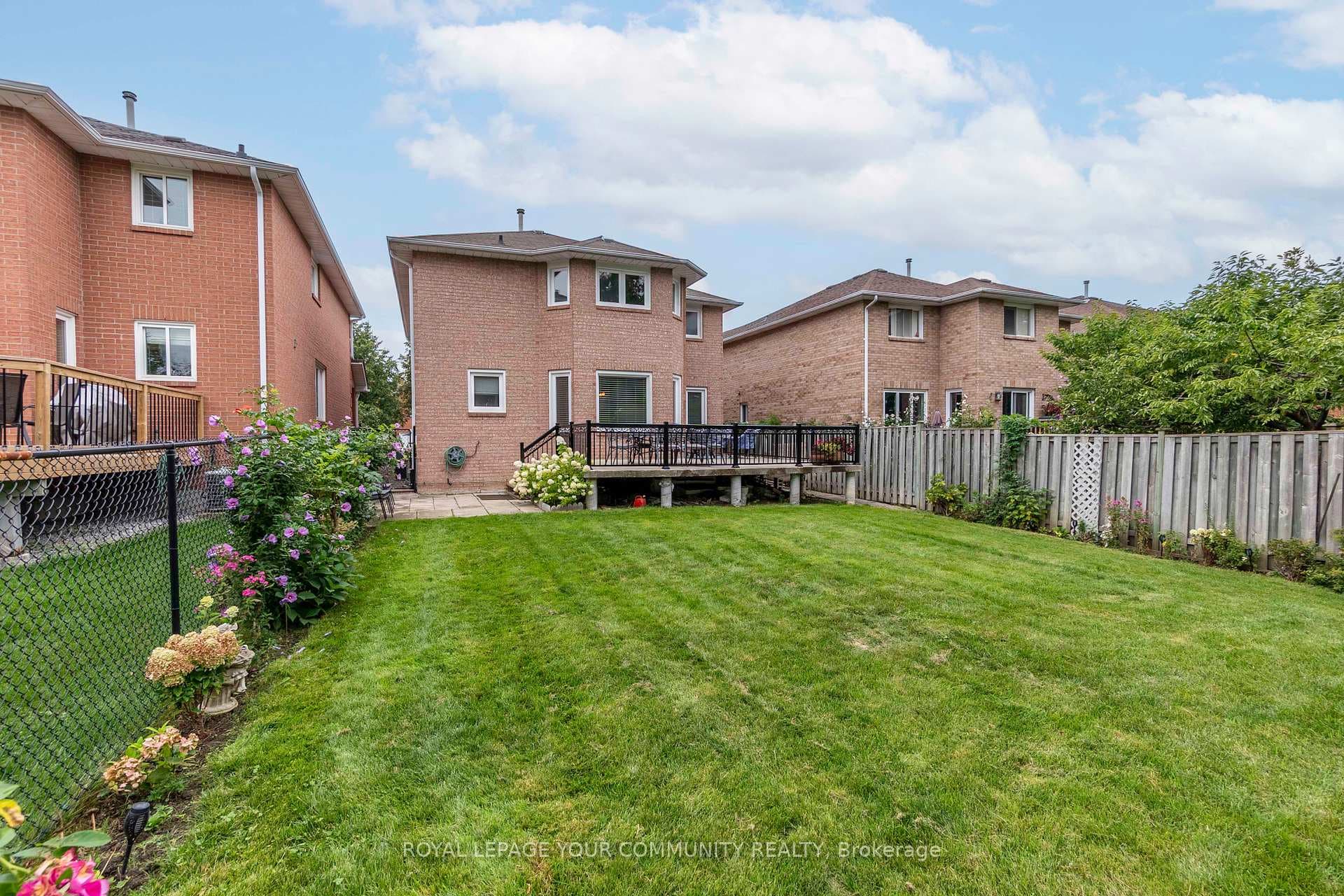 65 Villagewood Court photo 33