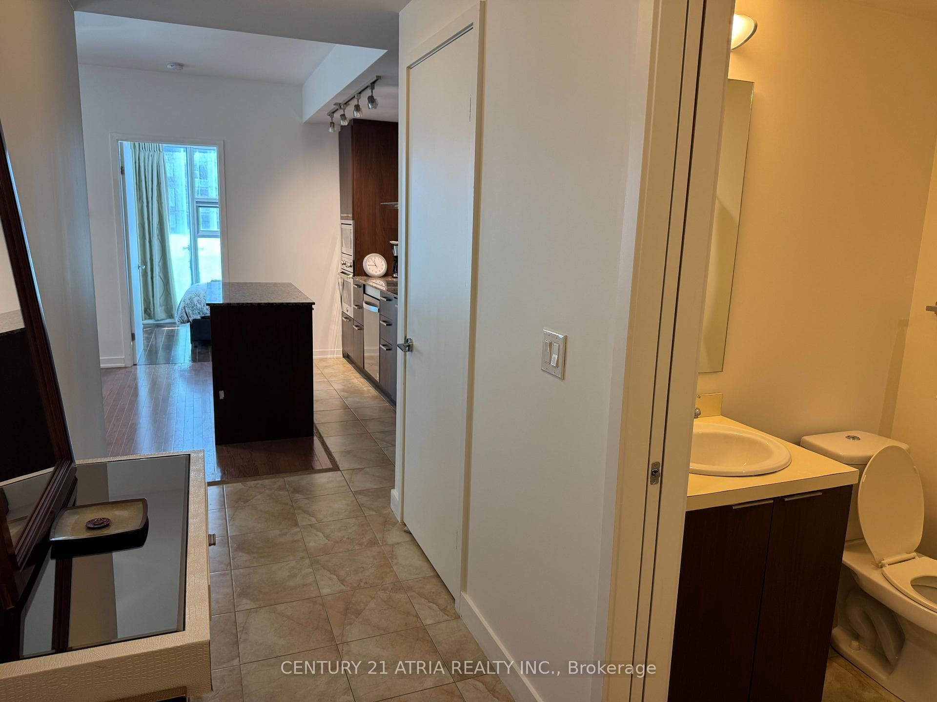 14 York Street Unit 1002 photo 16