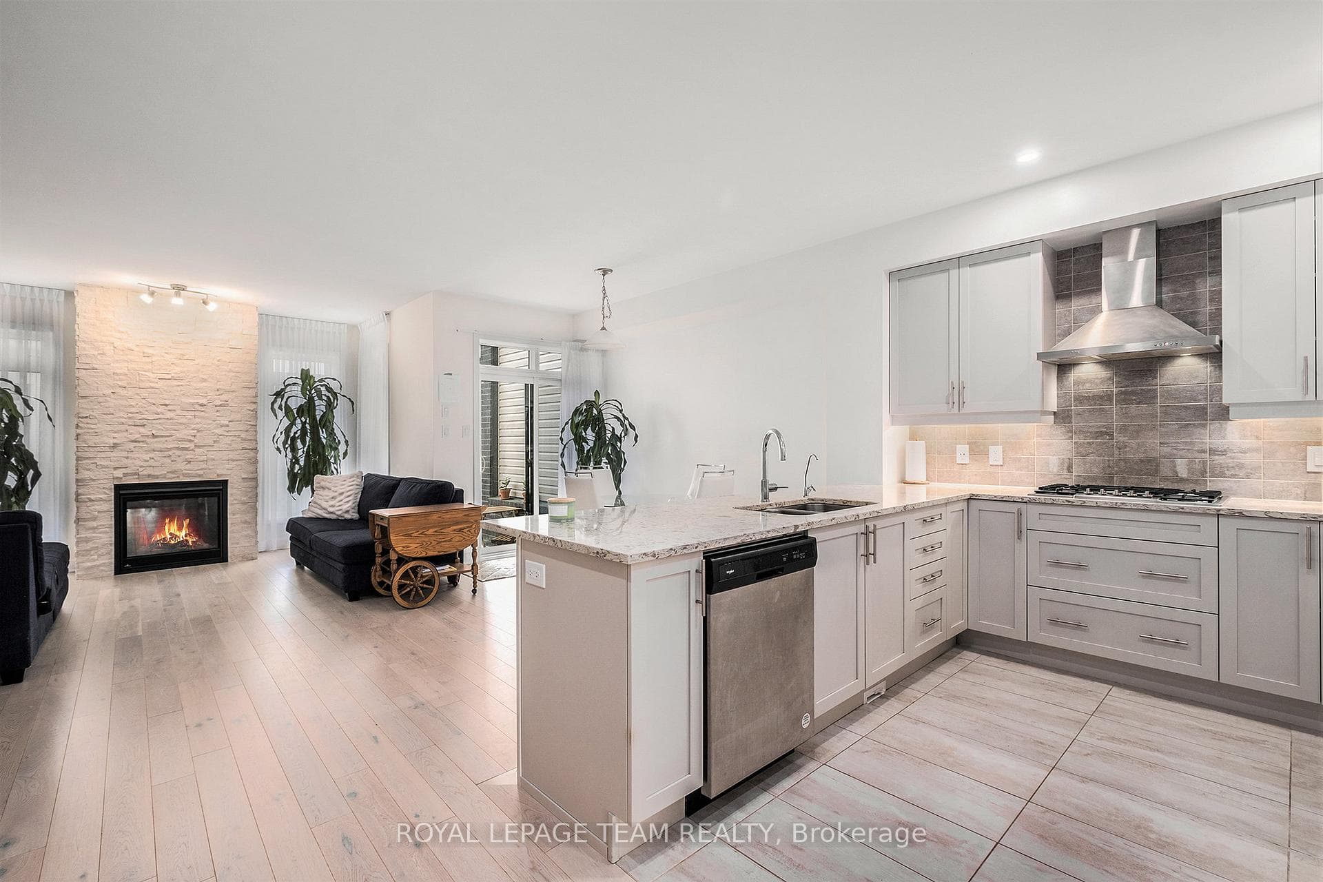574 Triangle Street photo 9
