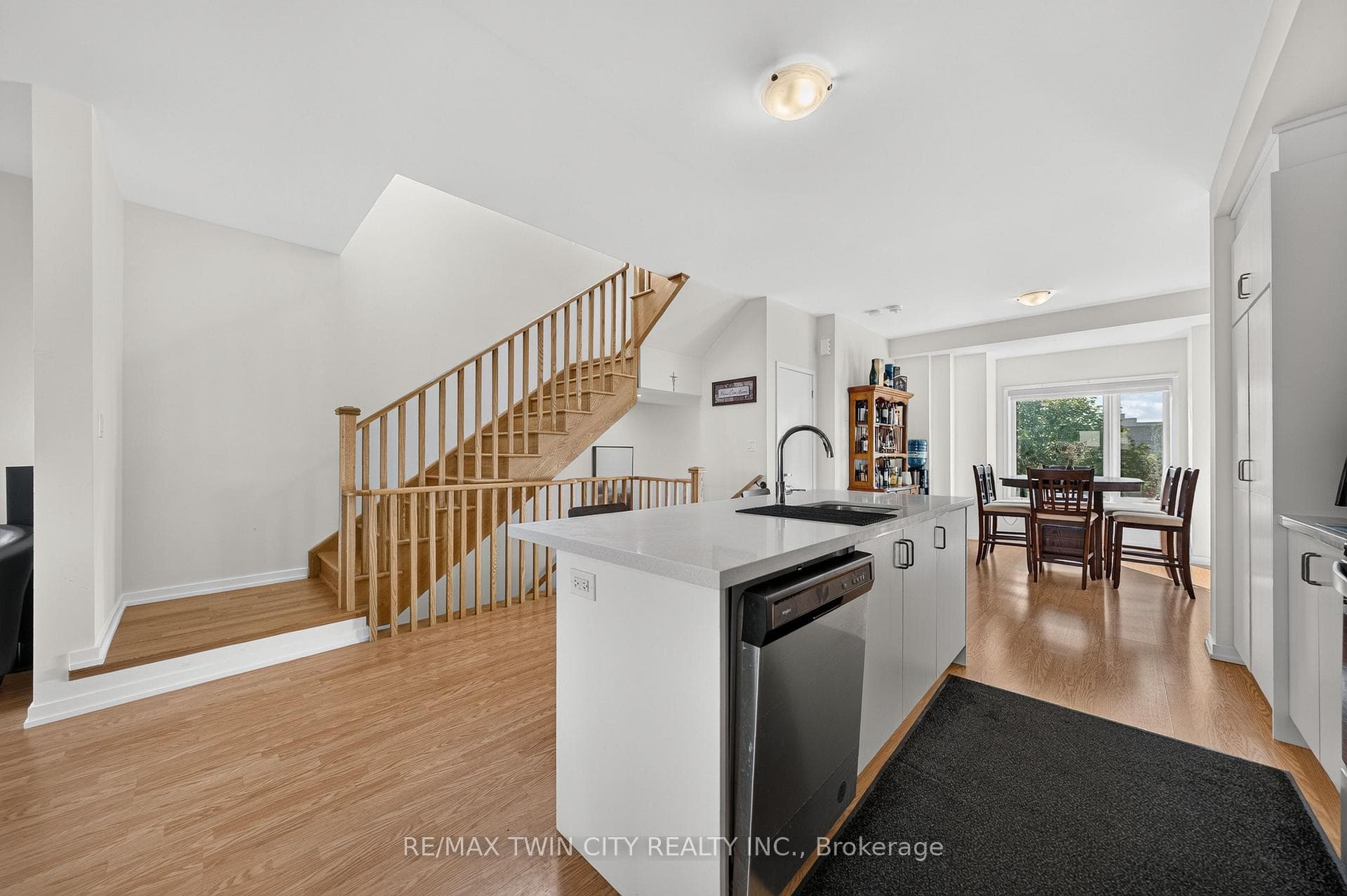 49 Lambert Lane photo 13