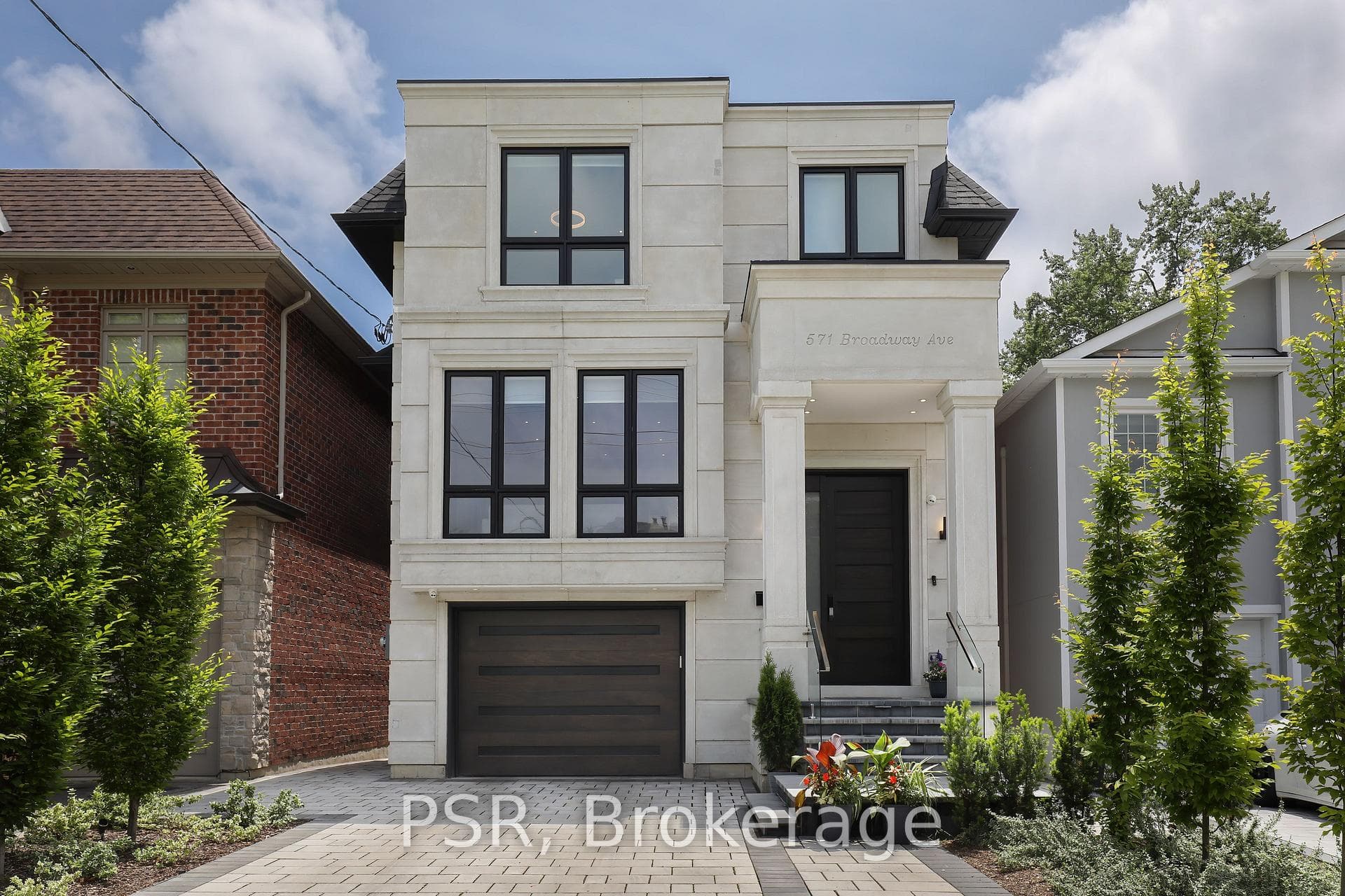 571 Broadway Avenue photo 1