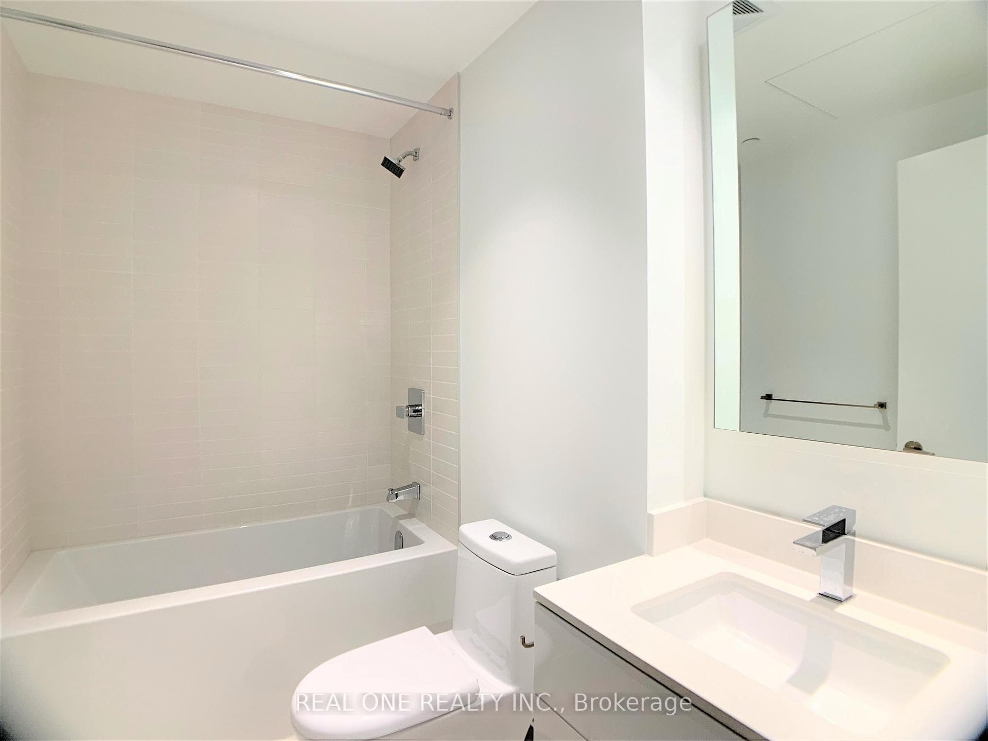 7 Grenville Street Unit 3506 photo 2