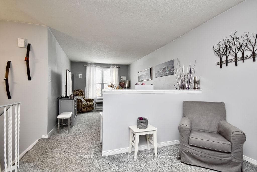 47 D'ambrosio Drive photo 5