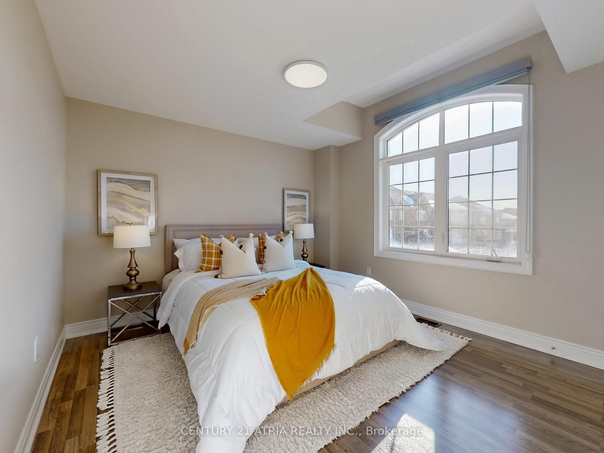160 Mondial Crescent photo 27