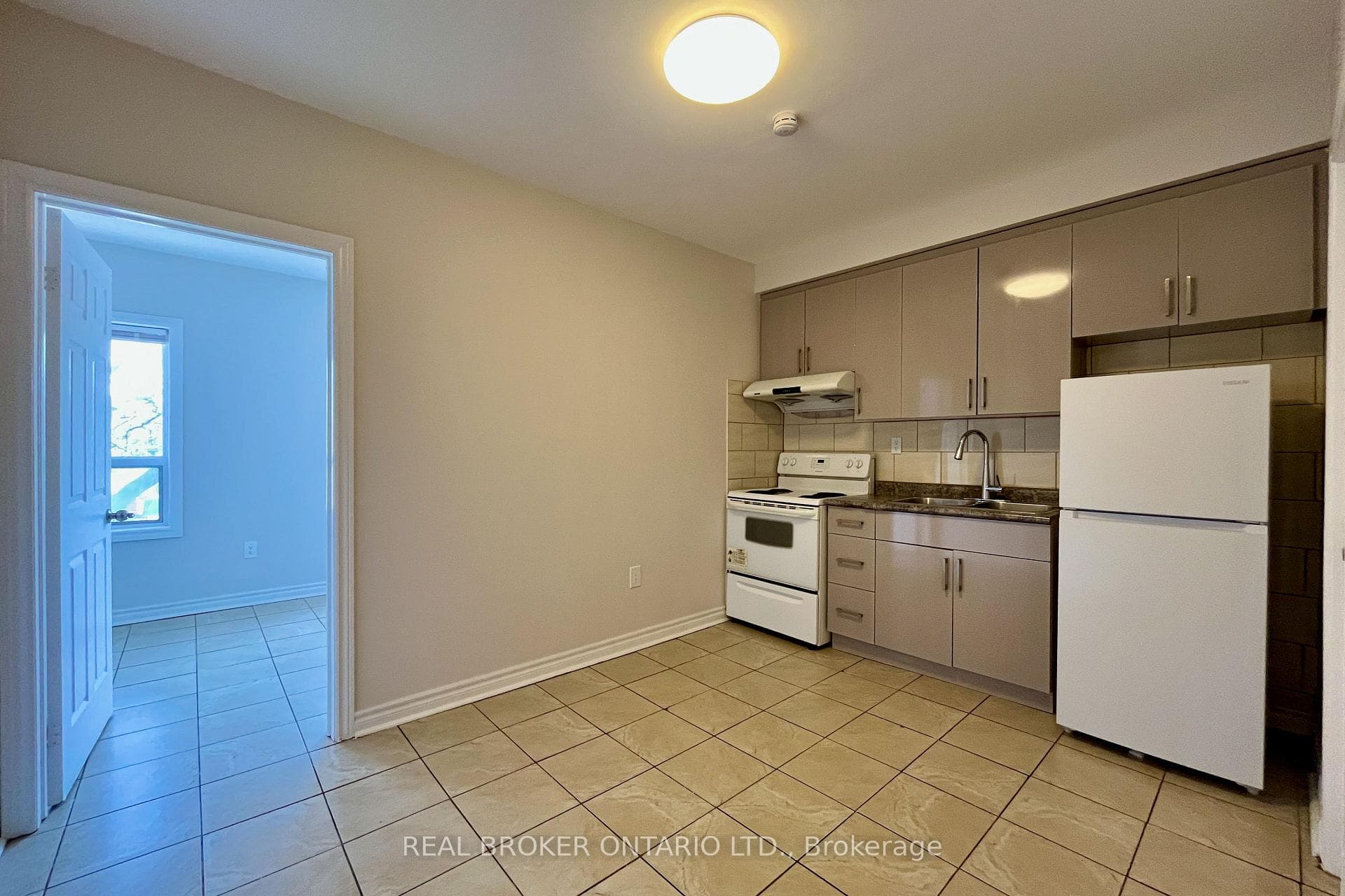 1228 Danforth Avenue Unit 1 photo 3