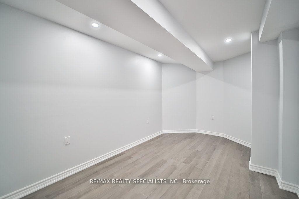 95 Luba Avenue photo 27