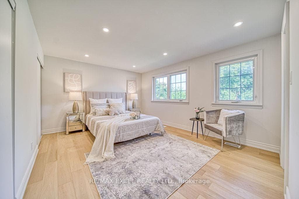 24 Bridlewood Boulevard photo 16