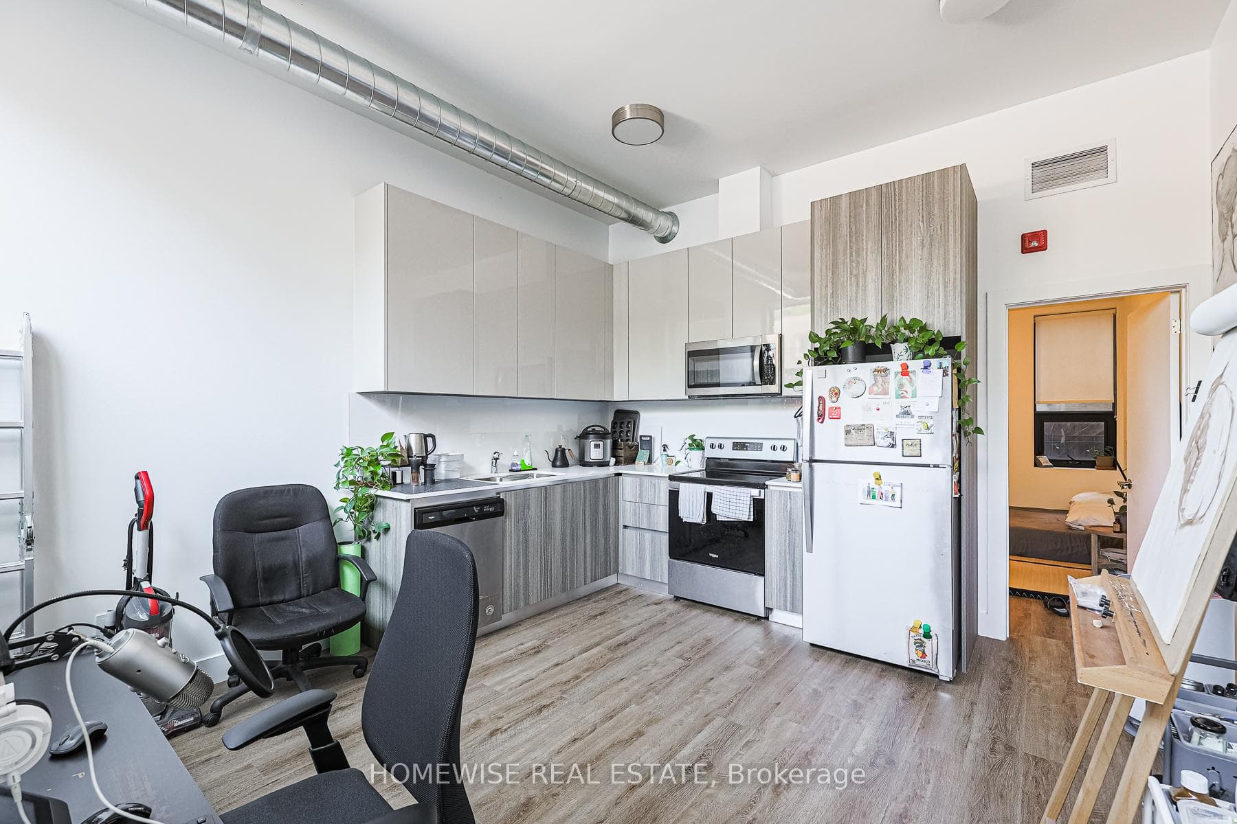 3020 Dundas Street Unit 103 photo 4