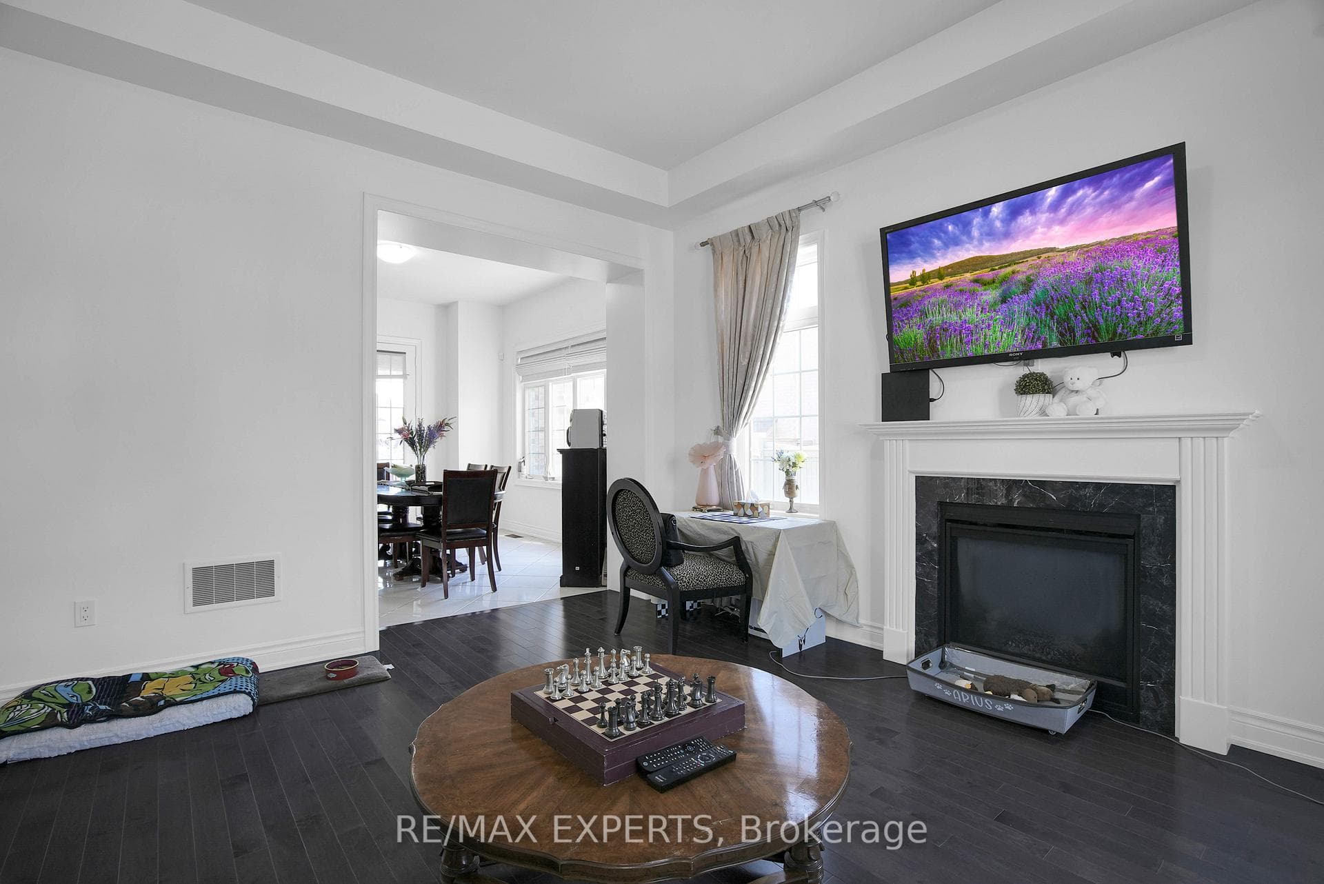 8 Observatory Crescent photo 14