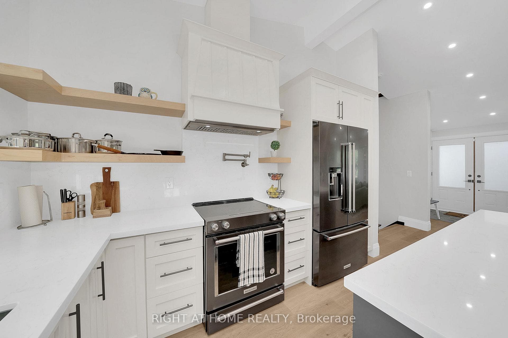10 Hurdman Street photo 13