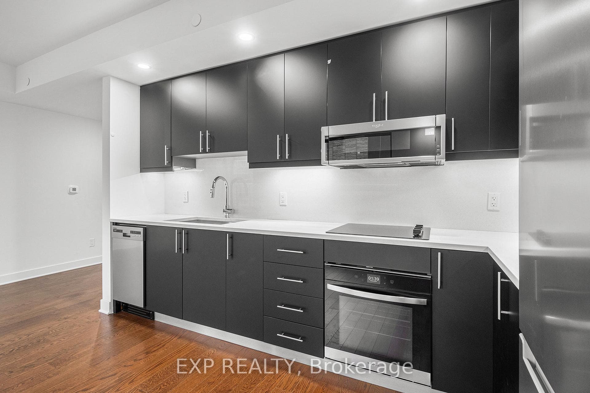 180 George Street Unit 1301 photo 11