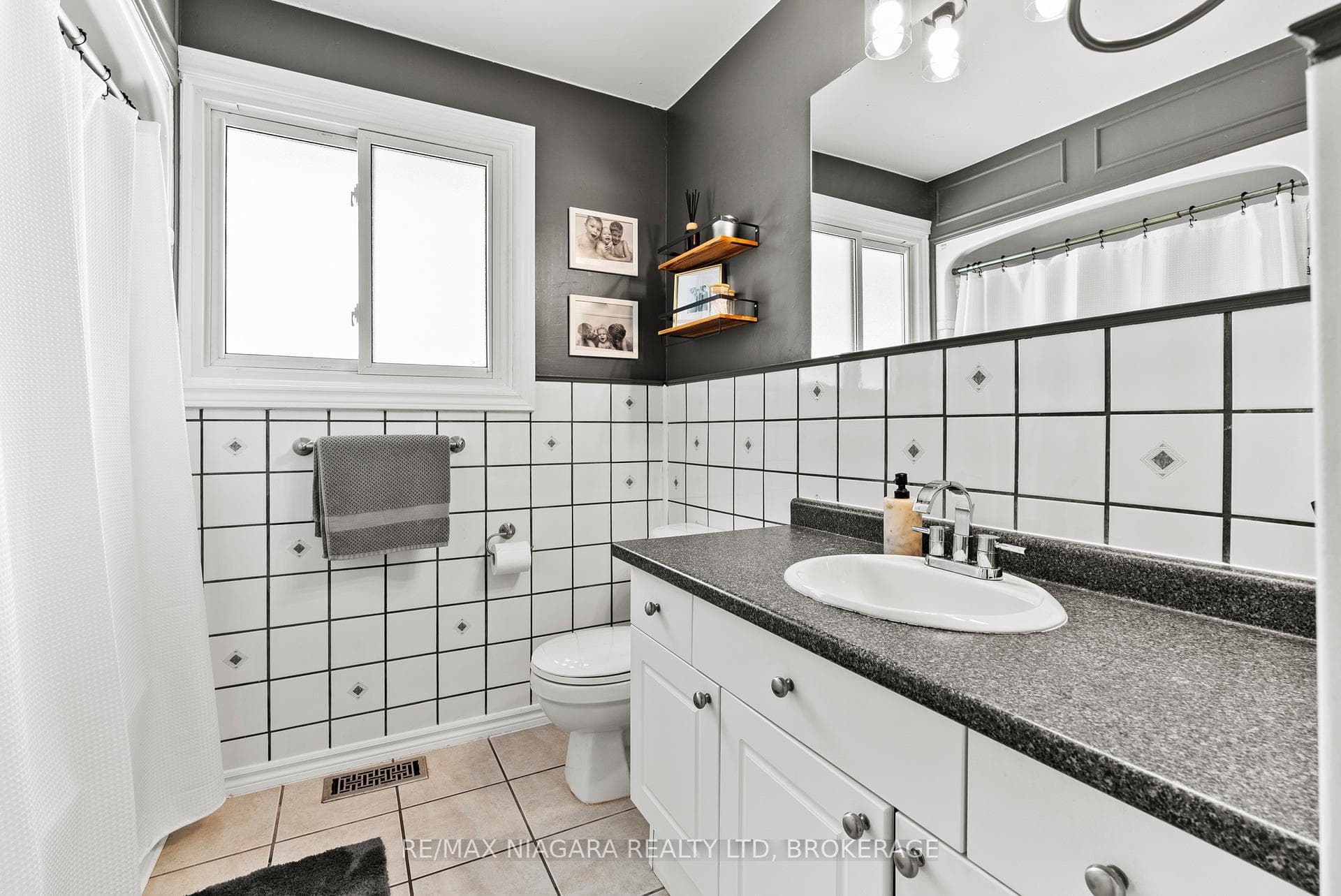 848 East And West Line Road photo 17