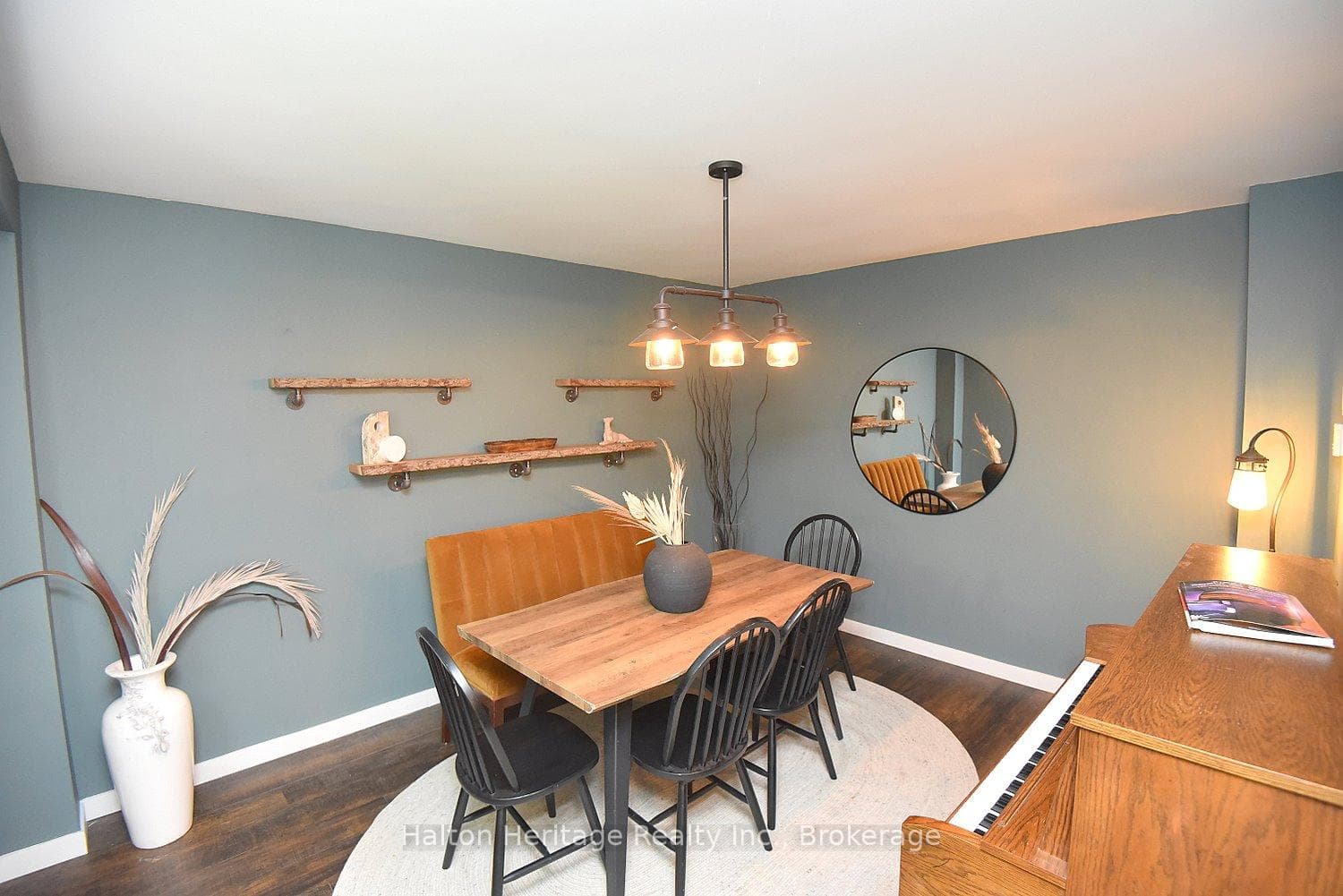 2039 Hunters Wood Drive photo 9