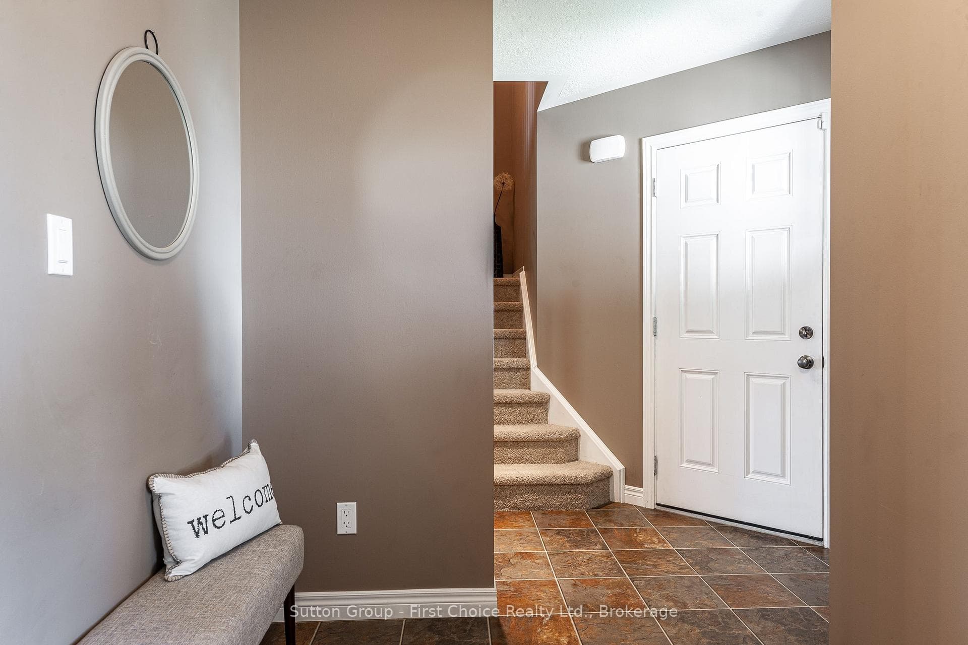 74 Rutherford Drive photo 4