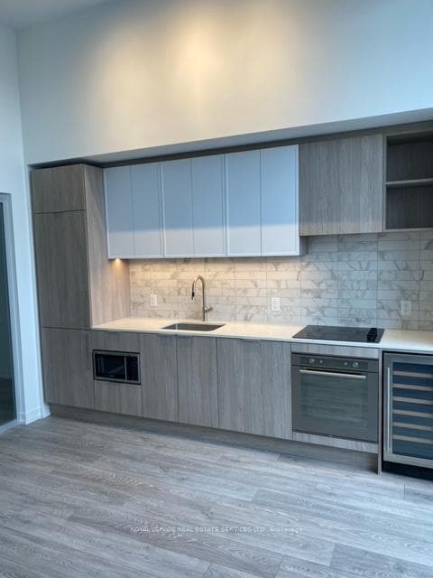 2020 Bathurst Street Unit 1003 photo 3