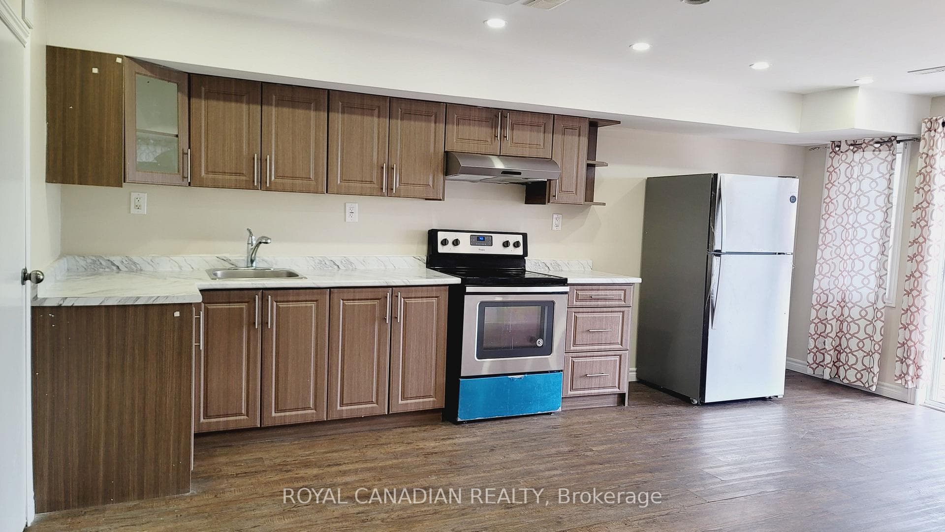 716 Linden Drive Unit Bsmnt photo 3