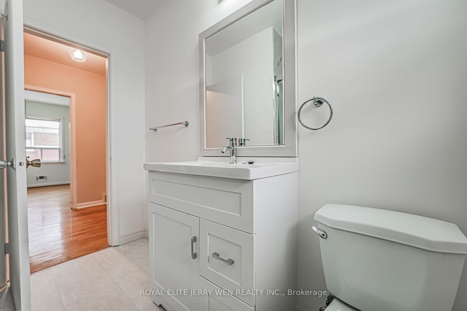 12 North Heights Road Unit Upper photo 14