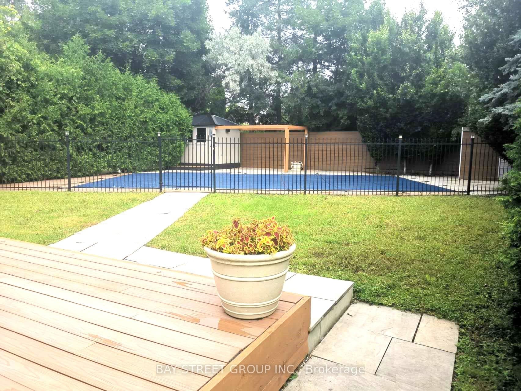 24 Avondale Crescent photo 9