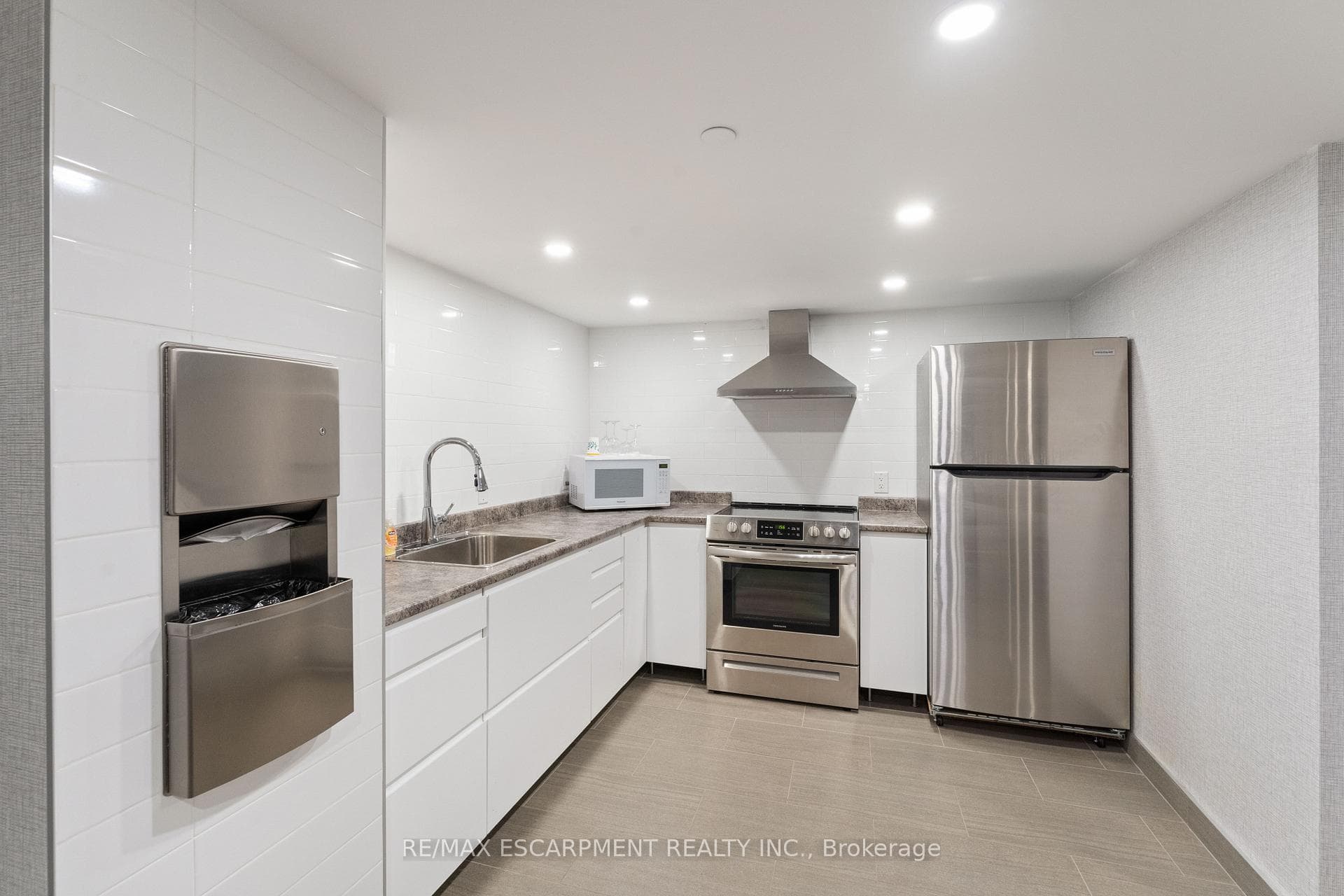 700 Dynes Road Unit 1103 photo 43