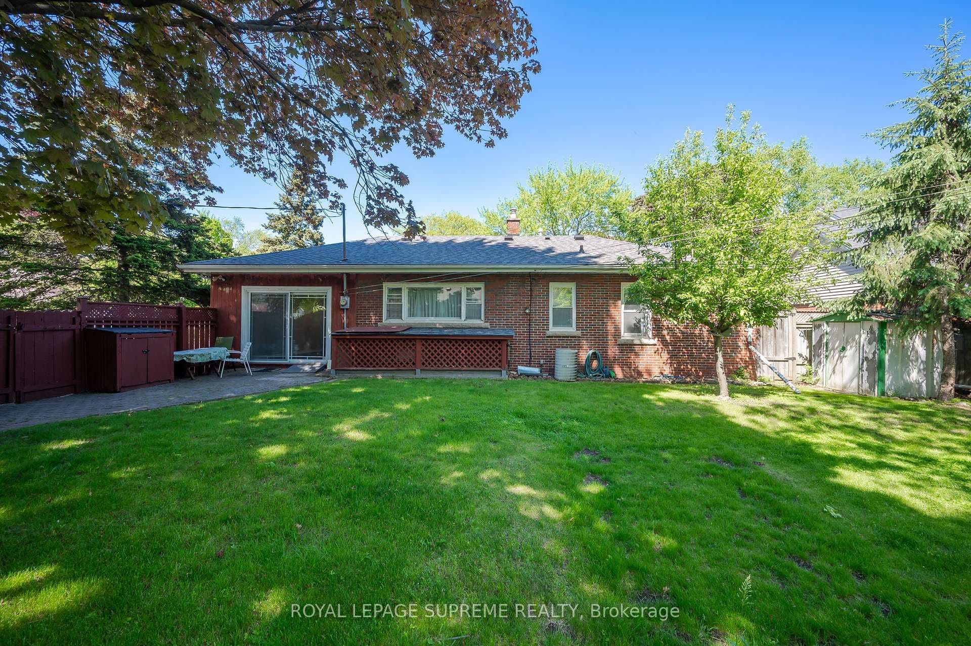 405 Stratheden Drive photo 25