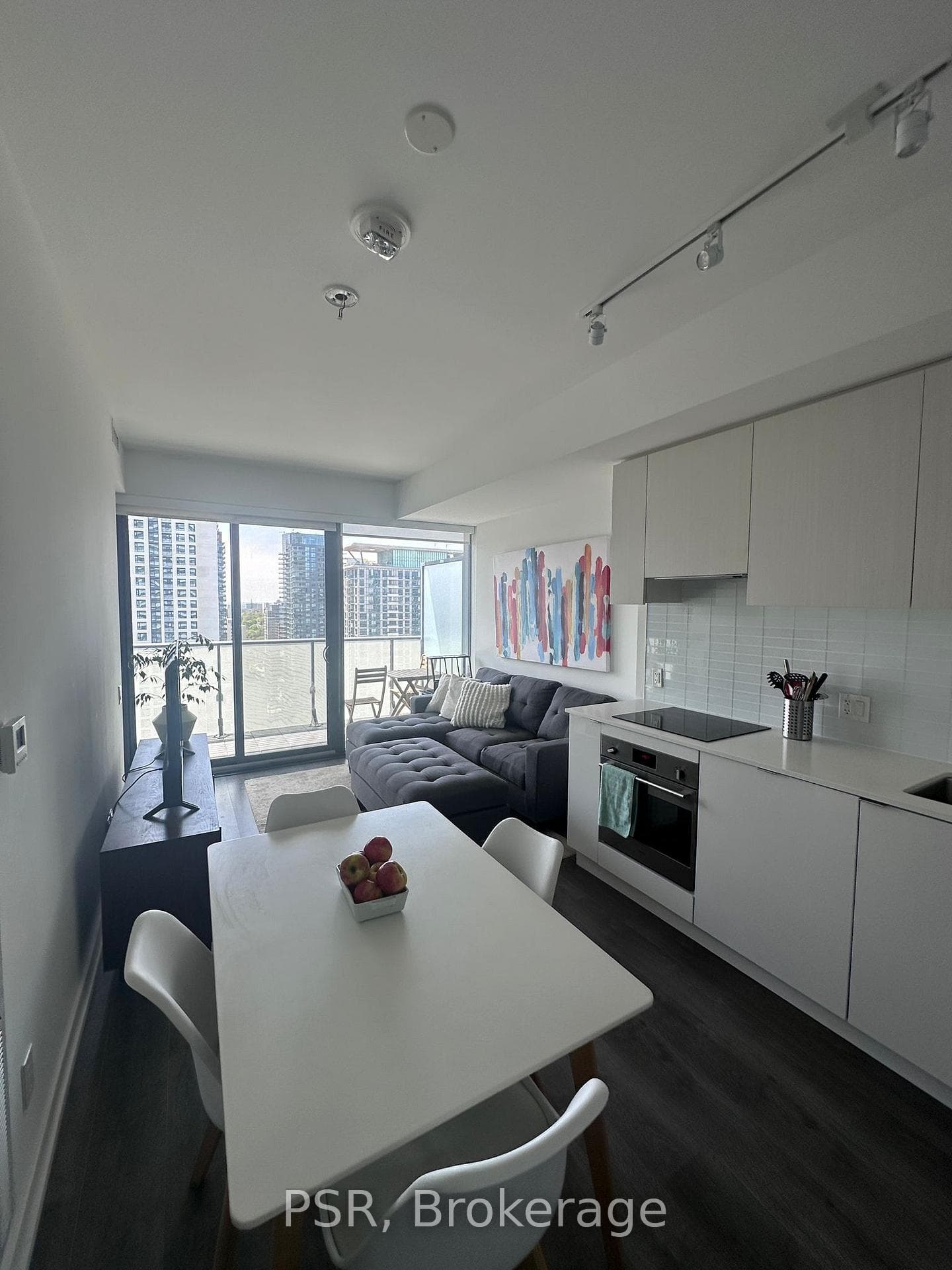161 Roehampton Avenue Unit 2712 photo 2