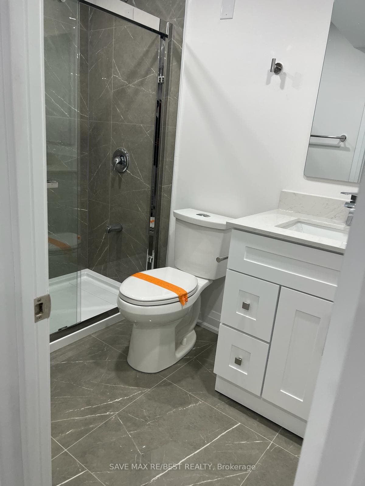 98 Ambleside Drive photo 4