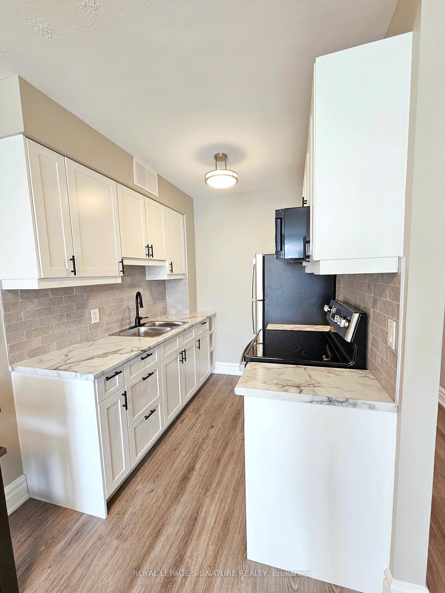 101 Queen Street Unit 405 photo 2