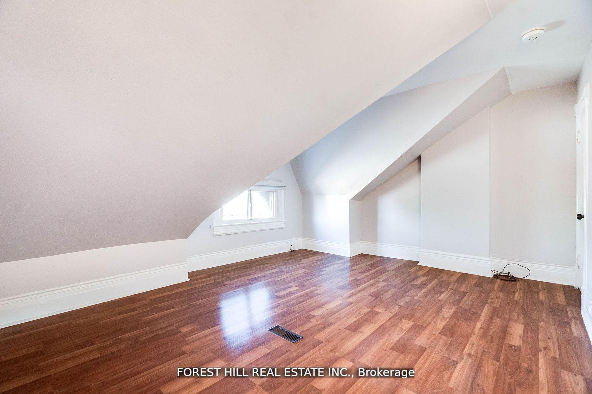 288 Ossington Avenue Unit 2nd/3rd photo 17