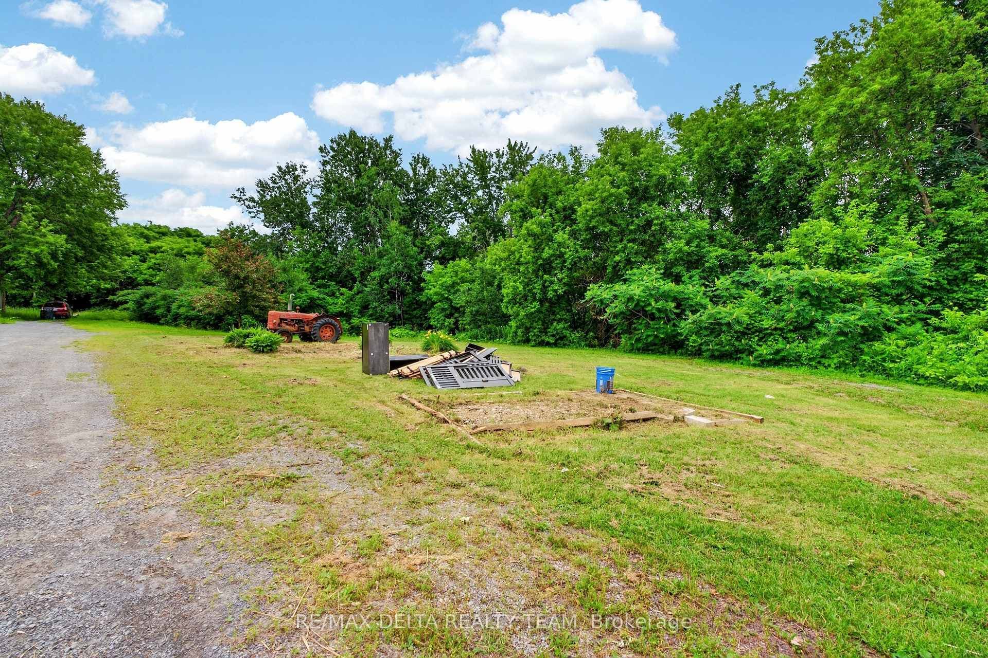 1821 Ch Bercier Road photo 14