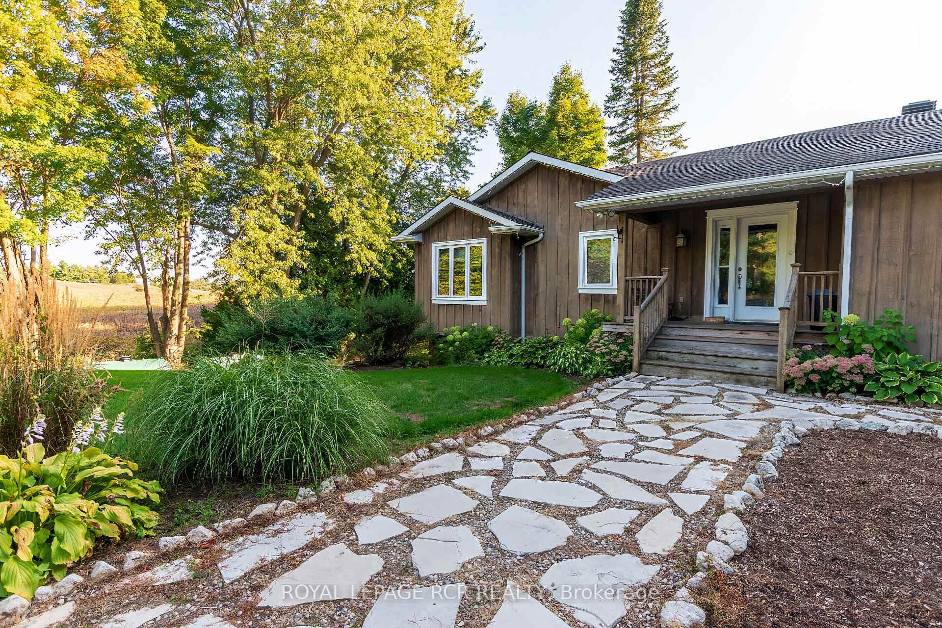 20294 Willoughby Road photo 1