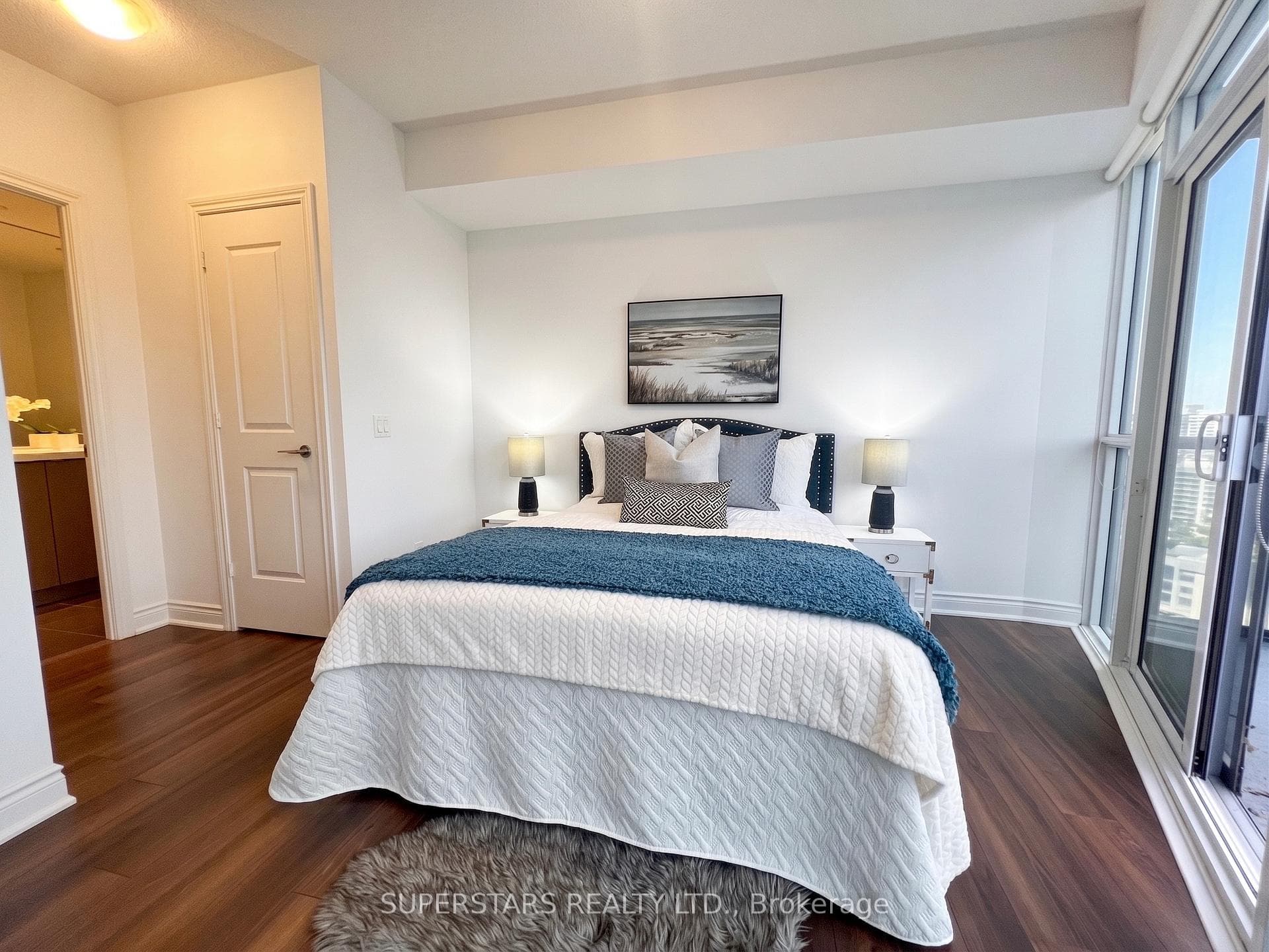 80 Marine Parade Drive Unit 2302 photo 9