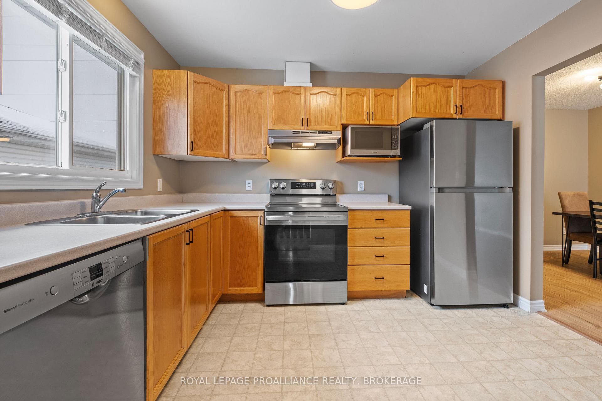 832 Peachwood Street photo 9