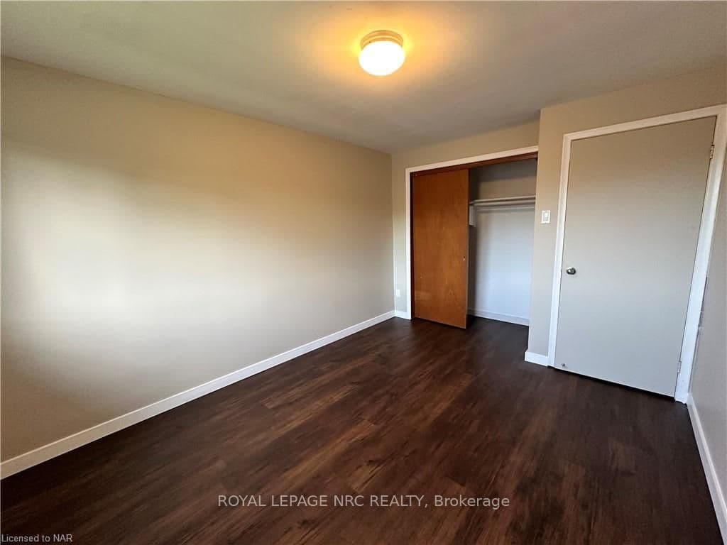 6258 RIALL Street photo 16