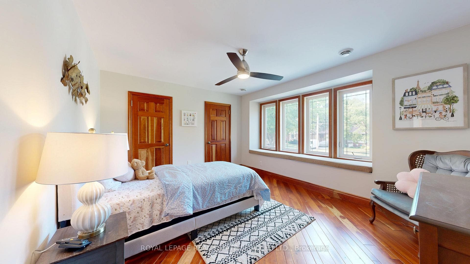 105 Botfield Avenue photo 23