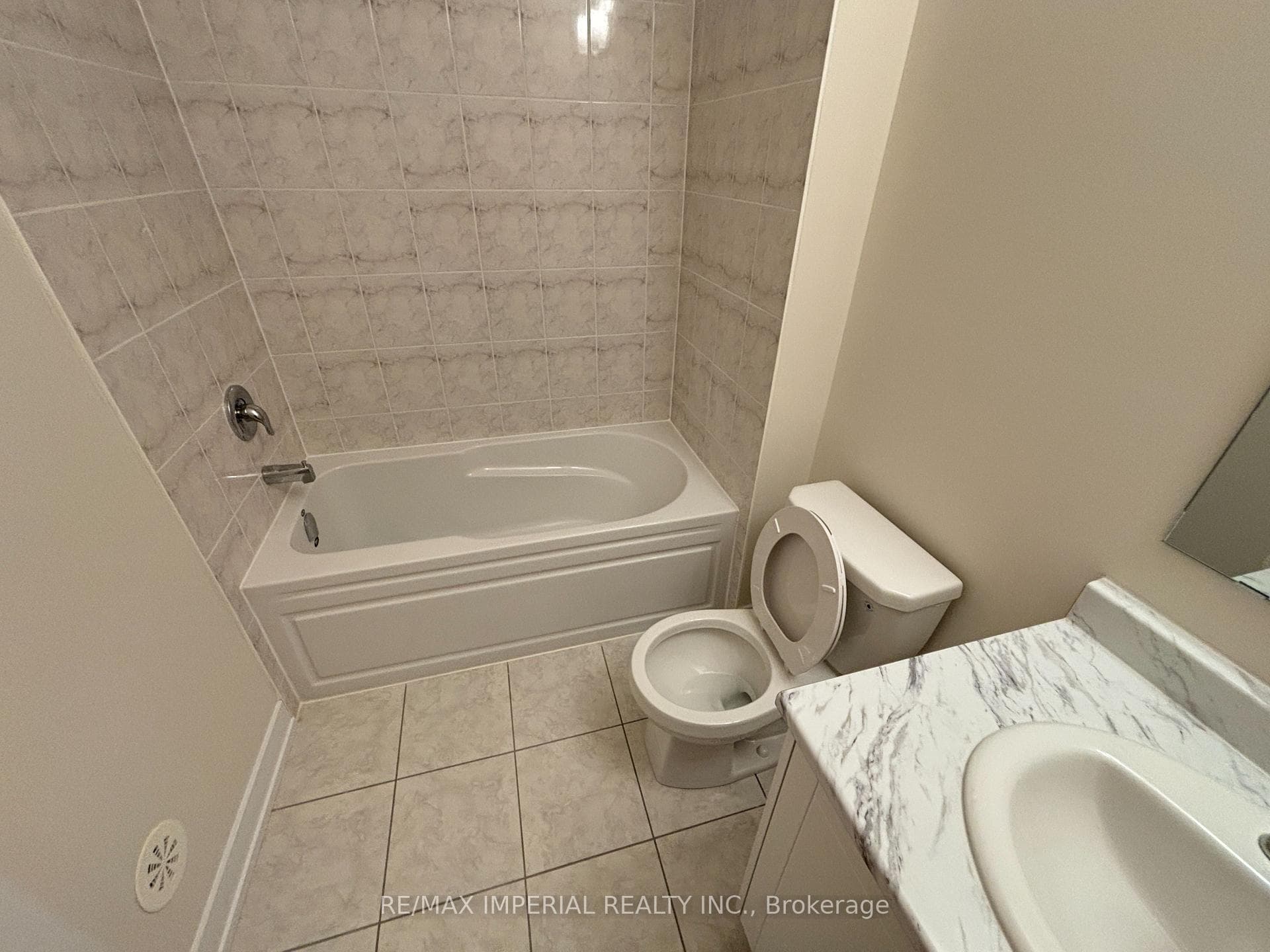 3085 Welsman Gardens photo 5