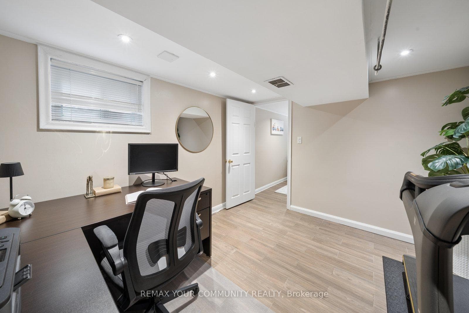 19 Newbury Lane photo 28