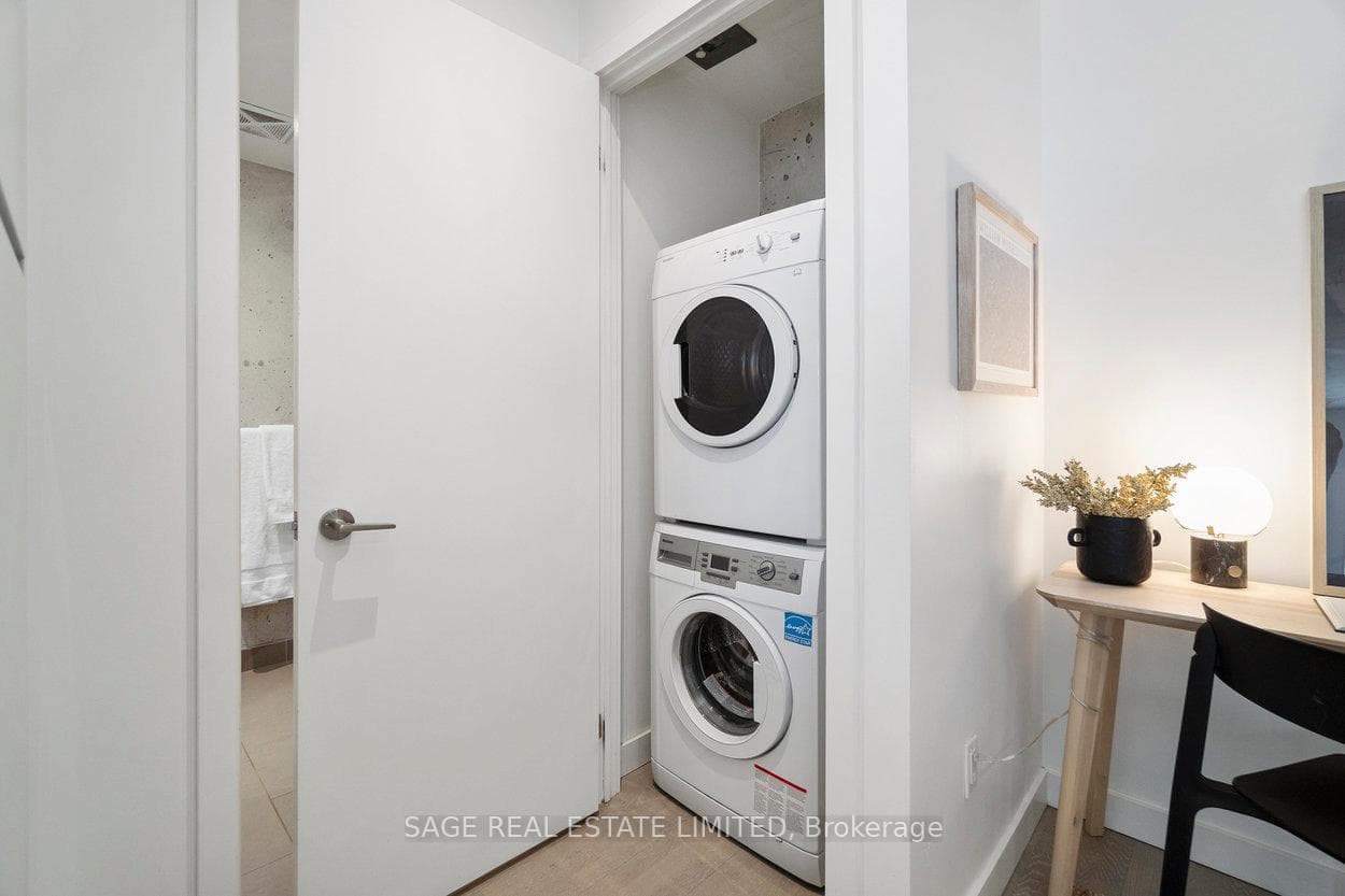 246 Logan Avenue Unit 323 photo 16