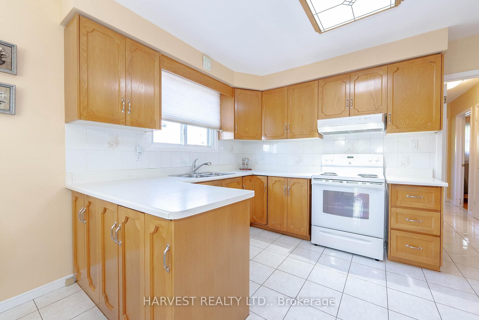 56 Mentor Boulevard photo 8