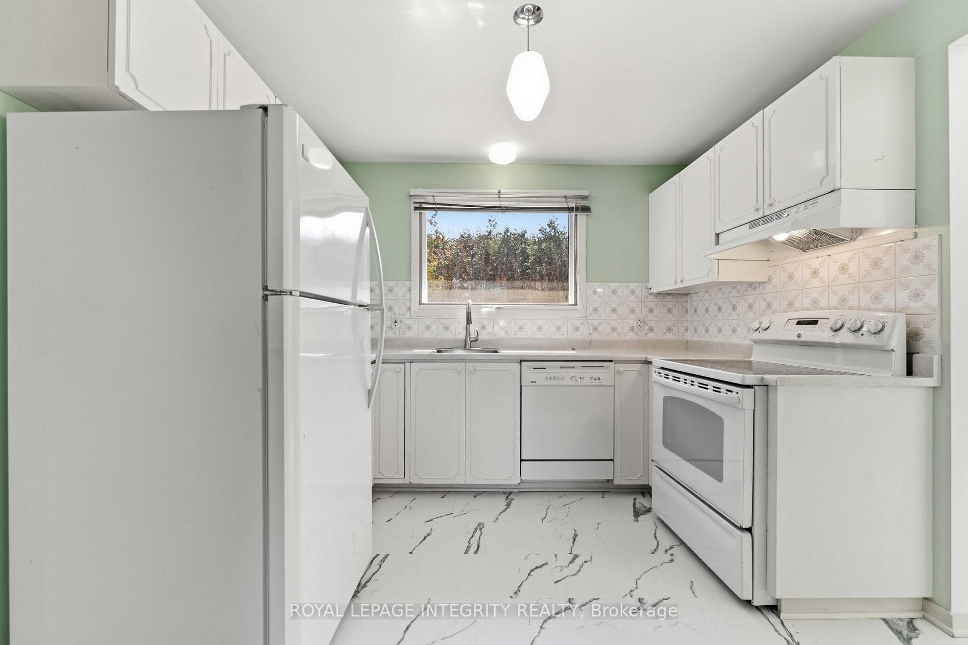 1842 Playfair Drive photo 7