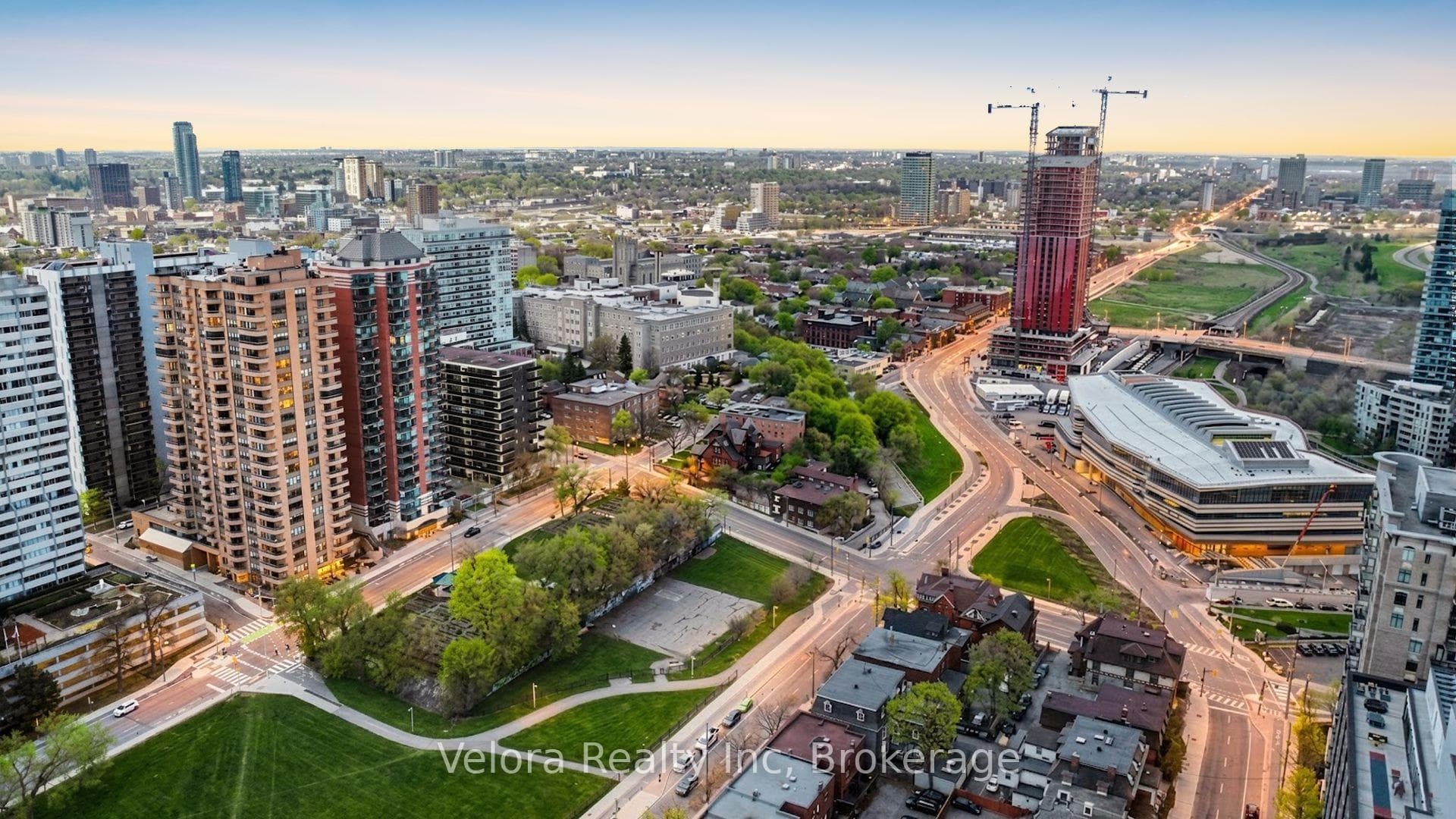 556 Laurier Avenue Unit 1604 photo 40