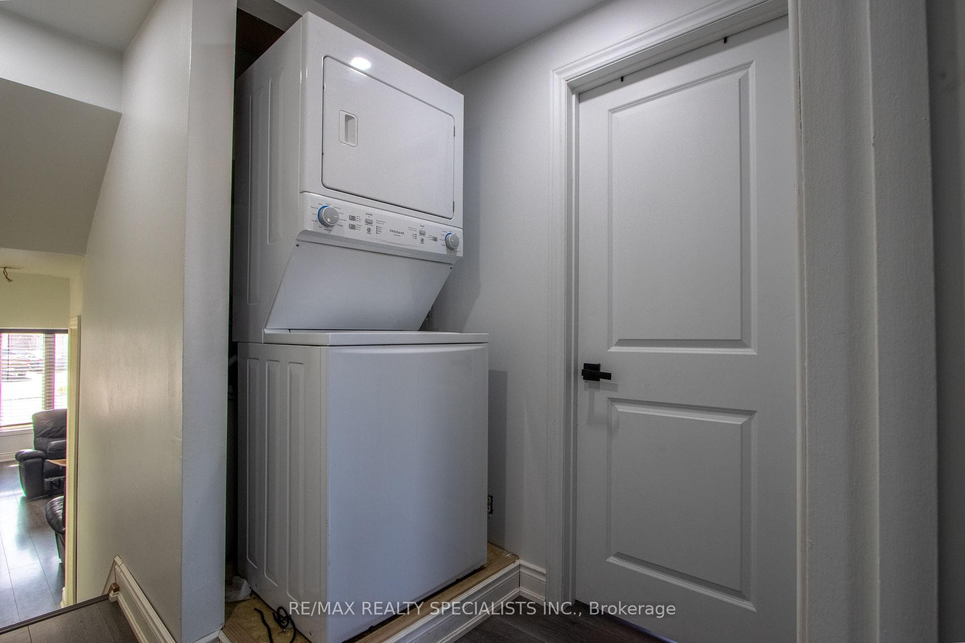 44 Manor Crescent Unit (Upper) photo 13
